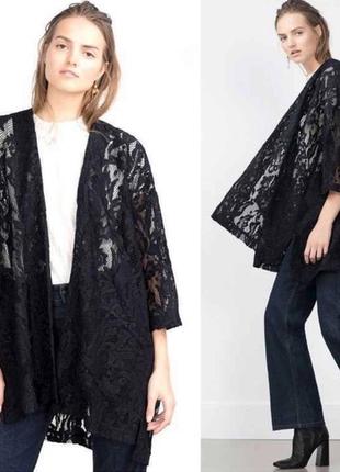Романтичное кружевное кимоно кардиган с цветочным принтом испанского бренда zara.