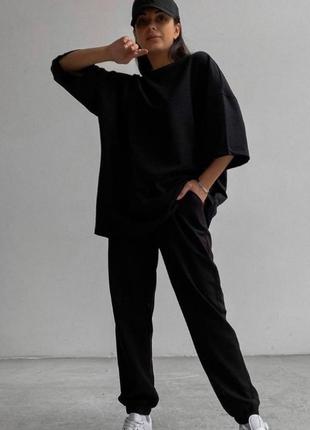 Костюм женский черный однотонный оверсайз футболка брюки джоггеры на высокой посадке с карманами качественный стильный