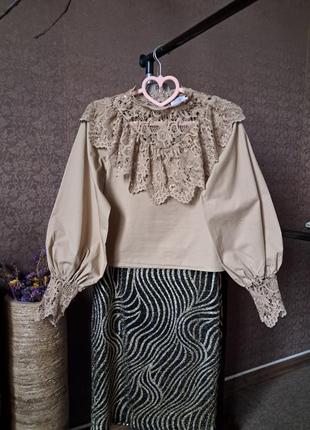 Вкорочена сорочка з мереживом