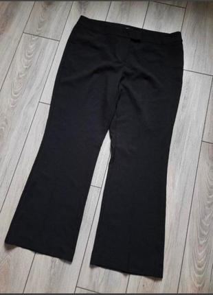 Класичні чорні брюки великого розміру