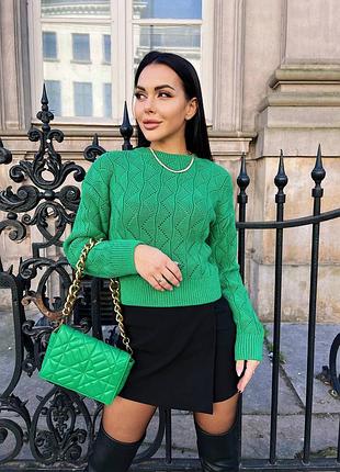 Весенний хлопковый джемпер с дирочками