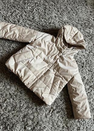 Стильная весенняя курточка на утеплении на девочку 5-7 лет
