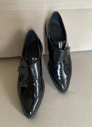 Черные туфли броги лак 40 размер