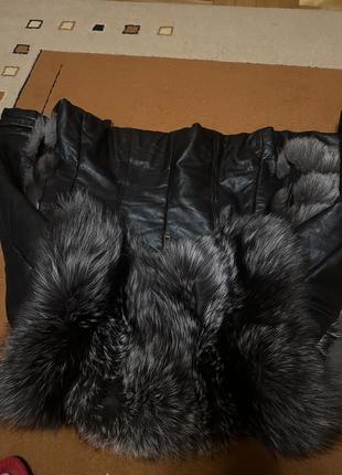Кожаная курточка с мехом чернобурки3 фото