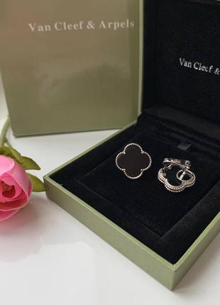 ☘️☘️☘️сережки ван кліф у пакованні
 англійською замочку біле золото (покриття) чорний конюшина. є відео