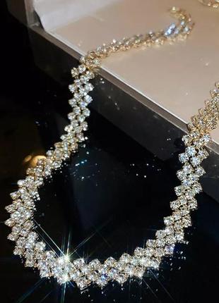 Вечернее ожерелье -чокер с белыми  кристаллами.3 фото