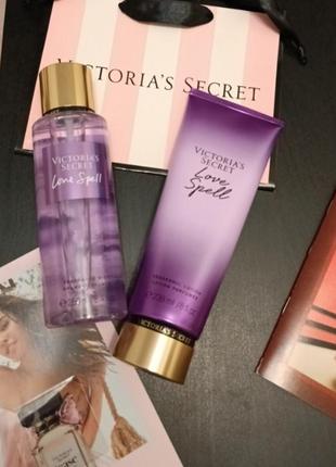 Парфумированный спрей love spell 💕victorias secret виктория сикрет вікторія сікрет оригинал2 фото