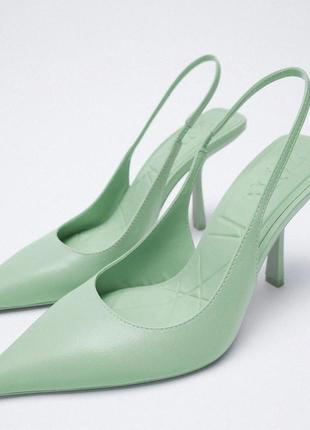 Классические туфли zara, зеленого цвета2 фото