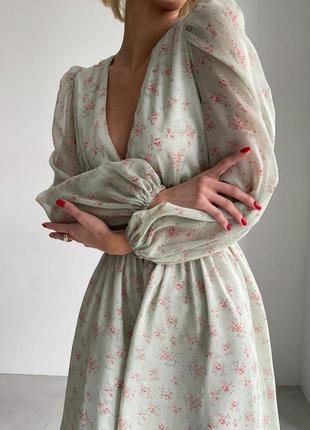 Платье шифон с декольте длинное в цветы разлетайка молочная мята оливка3 фото