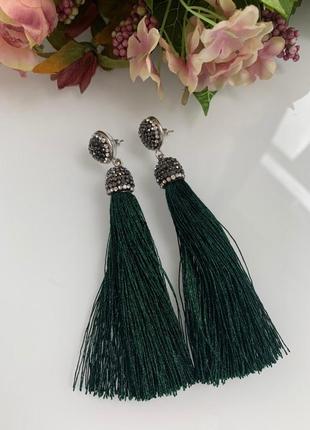 Сережки — пензлики зелені з декором із сірих кристалів сваровскі