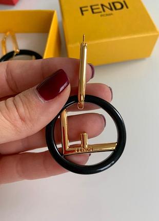 Гарні круглі сережки в стилі фенді (fendi)