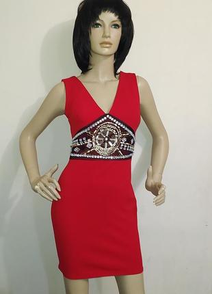 Красное платье с камнями. made in italy