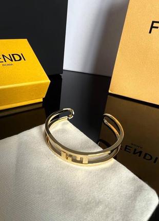 Золотой браслет фенди