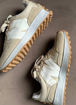 Женские кроссовки new balance
