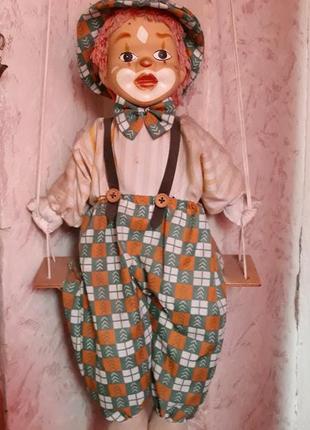Старинная кукла клоун на скалках, фарфор