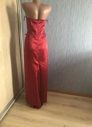 Шикарну червону сукню на випуск6 фото