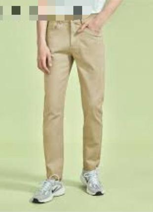 Giordano. светлые мужские брюки чиносы.