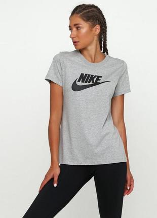 Хлопковая серая футболка с принтом nike