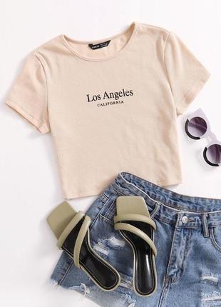 Shein кроп топ з принтом los angeles бежевий нюдовий в рубчик