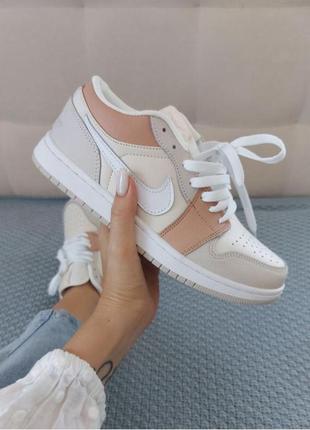 Кросівки nike air jordan 1 retro cream женские кроссовки найк джордан 1 ретро бежевый2 фото