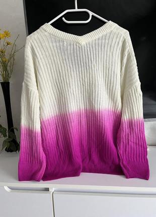 Красивый свитер с украшением омбре6 фото
