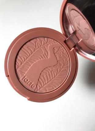 Матовые румяна tarte amazonian clay 12-hour blush оттенок risqué1 фото