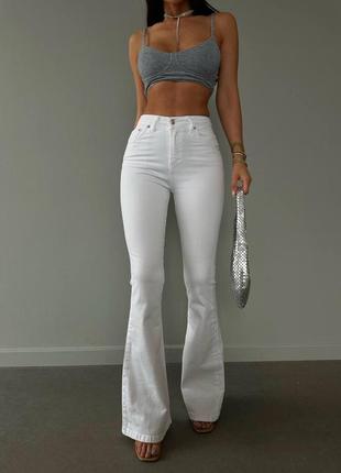 Стильные джинсы клеш flare в белом цвете 🤍🤍🤍1 фото
