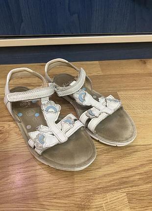 Босоніжки шкіряні clarks