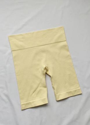 Шорти, велосипедки, в рубчик, жовті, primark