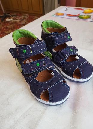Ортопедические детские сандалии