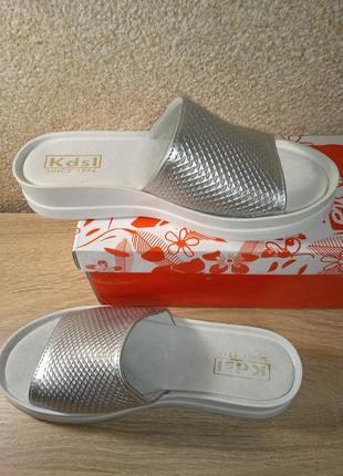 Шлепанцы женские кожаные 38р