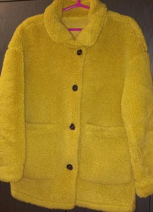 Стильная легкая удлиненная деми куртка шубка лимонного цвета , размер s-m.