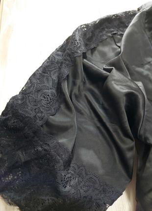 Атласный короткий халат с кружевом2 фото