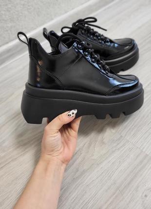 Кроссовки/ботинки из натуральной кожи наплак