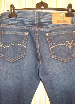 Круті джинси fracomina на довгоногих7 фото