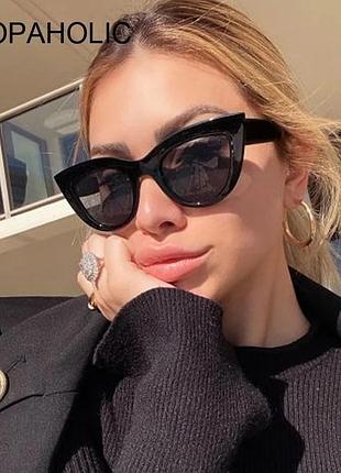Стильні чорні жіночі сонцезахисні окуляри у формі кішечки