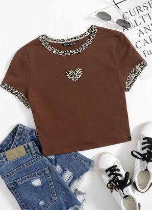 Shein кроп топ с сердечком коричневый в рубчик леопардовый кант
