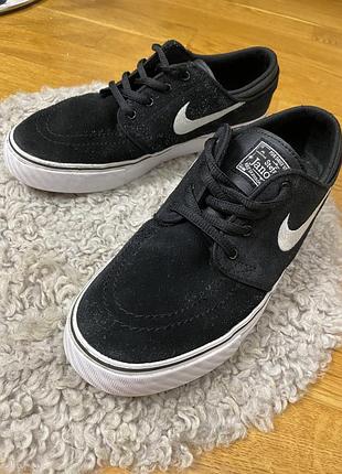 Мокасини кеди жіночі чорні nike