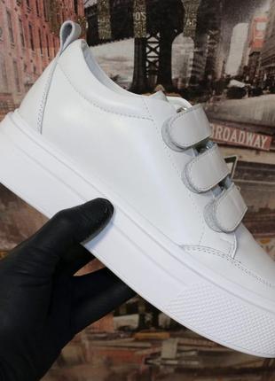 Кроссовки женские кожаные белые на липучках размеры с 36 по 40 .auris код-( 612 бел)