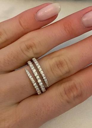 Красивое кольцо с напылением серебра и кристаллами дорожка в 3 ряда