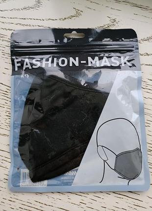 Фешн- маска для обличчя, чорна