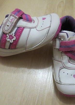 Перші туфельки, кросівки clarks 3.5 розмір