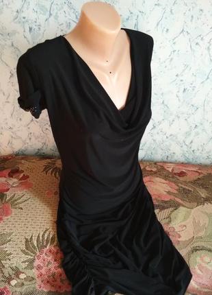 Маленьке чорне плаття з відкритою спиною2 фото