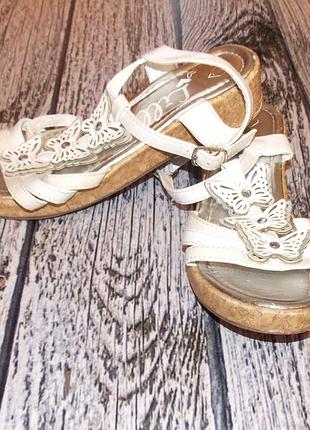 Фирменные босоножки для девочки, размер 2