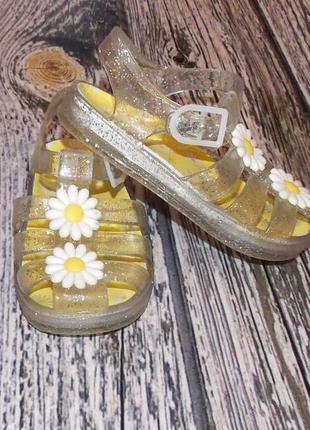 Фірмові босоніжки tu для дівчинки ? hfopvth 24,5