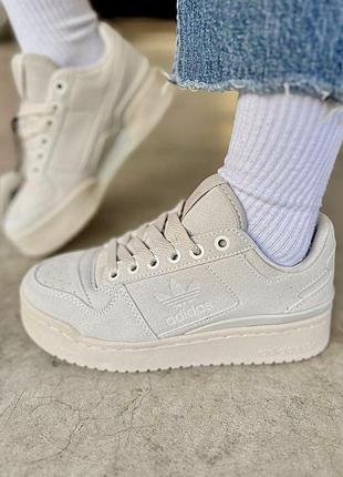 Нереальные женские кроссовки на платформе adidas forum bold beige бежевые