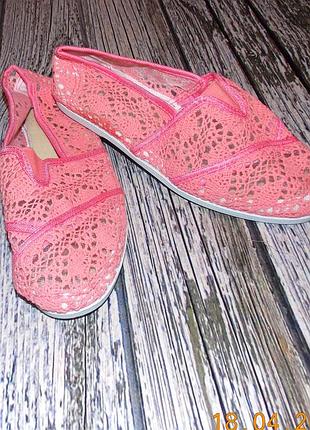 Нові фірмові балетки для дівчини розмір 9