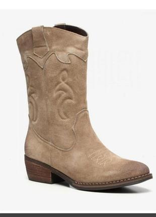 Женские бежевые сапоги в стиле вестерн от twoday.