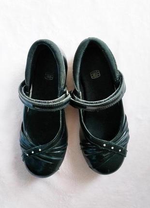 Черные лаковые туфельки clarks