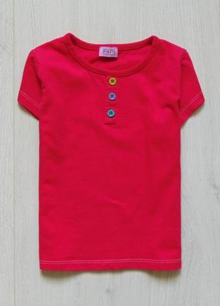 Яркая футболка для мальчика.
f&f.
размер 3-4 года